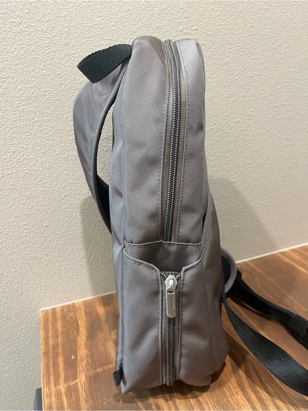 Travelon $88 Anti-Theft Classic Sling Bag Style 42887 Nutmeg - Picture 7 of 9